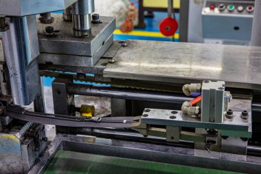 yüksek teknoloji ve hassas robot kolu ve otomatik vakum ya da fermuar kilidi ya da fermuar tutacağı ya da endüstriyel üretim sürecinin ürünü için emme kabı. Hobi ve el işi kavramı..