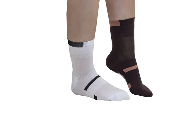 Kadın Model Çorap Giyiyor Çorap Giyen Kadın Bacakları Beyaz Arka — Stok fotoğraf