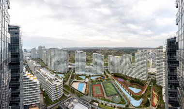 Batisehir İstanbul Türkiye - 28 Mart 2023; Batehir Bagcilar İstanbul 'da modern bir konut projesidir. Hayat başladı..