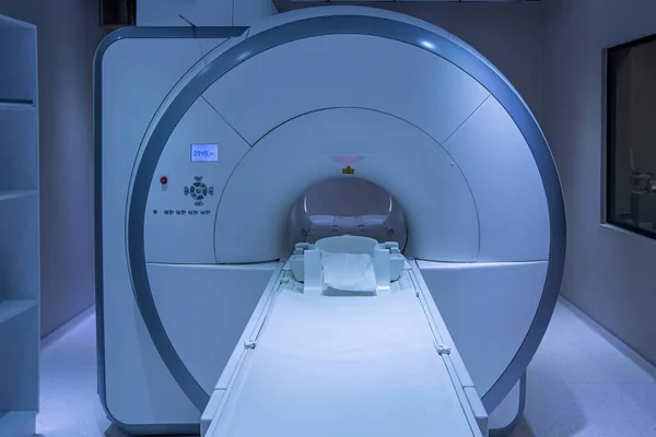 Nowoczesny Szpital Wnętrze Sali Tomografii Komputerowej Urządzeniem Diagnostyka Tomografii Komputerowej — Zdjęcie stockowe
