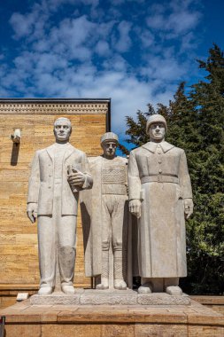 Ankara Türkiye 14.April.2022; Anitkabir aslan yolu. Türkiye 'nin Ankara kentindeki Aslan Yolu girişinde bulunan Anitkabir Türk Erkek Heykeli. Antkabir, Atatrk mozolesidir..