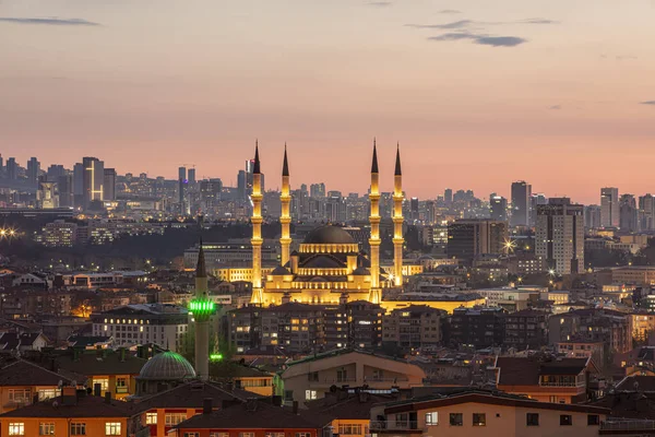 Анкара Турция 2022 Кокатепе Ночной Вид Анкары Мечеть Кокатепе Анкаре — стоковое фото