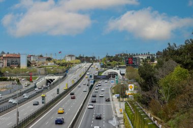 İstanbul, Türkiye 23 Nisan 2023; Avrasya Tüneli (Avrasya Tuneli) veya İstanbul Boğazı Otoyolu Geçiş Projesi. Asya ve Avrupa 'yı birbirine bağlayan bir tünel. Tünel 20 Aralık 2016 'da açıldı.