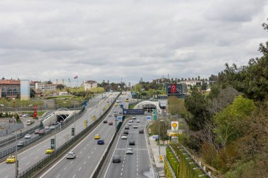 İstanbul, Türkiye 23 Nisan 2023; Avrasya Tüneli (Avrasya Tuneli) veya İstanbul Boğazı Otoyolu Geçiş Projesi. Asya ve Avrupa 'yı birbirine bağlayan bir tünel. Tünel 20 Aralık 2016 'da açıldı.