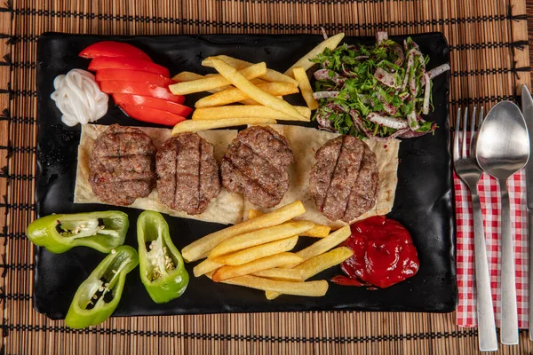 Turkse Gehaktbal Traditionele Kofte Pittige Gehaktballen Kebab Kebap Turkse Gehaktballen — Stockfoto