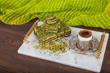 Fıstıklı Türk Lokumu. Fıstıklı Türk lokumu çeşitleri. Karışık Türk Lokumu. yerel adı Antep Fistikli lokum.