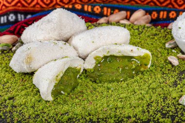 Fıstık, Çikolata, Hindistancevizi Lezzetli Türk Lokum ve Şekeri ile Türk Lokumu.