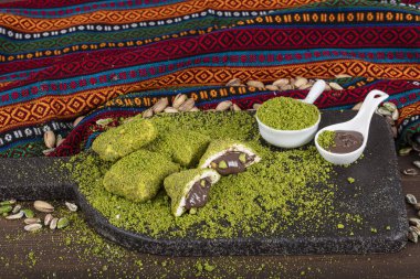 Fıstık, Çikolata, Hindistancevizi Lezzetli Türk Lokum ve Şekeri ile Türk Lokumu.