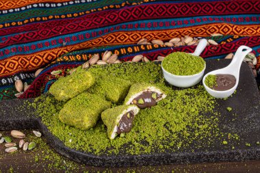 Fıstık, Çikolata, Hindistancevizi Lezzetli Türk Lokum ve Şekeri ile Türk Lokumu.