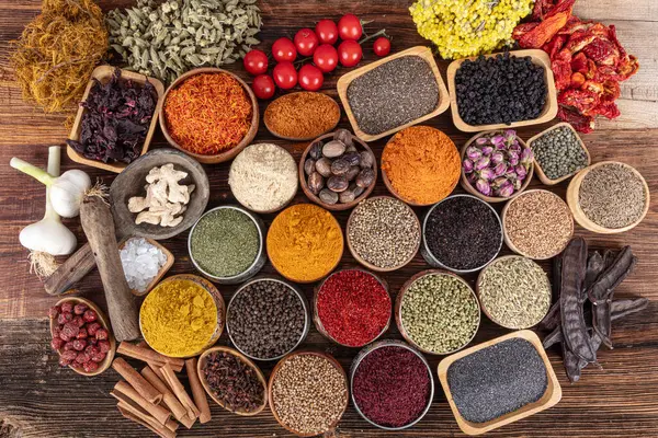 Fundo Colorido Com Várias Ervas Especiarias Para Cozinhar Tigelas Textura — Fotografia de Stock