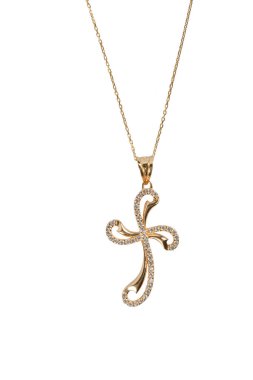 Zincirlenmiş altın dini haç, beyaz arka planda izole edilmiş en iyi mücevher kolyesi ve küpeler. Mücevher kompozisyonu. Aşkın sembolü.