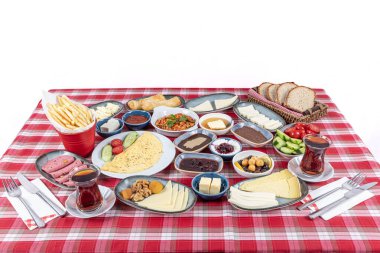 Kahvaltı masası. Geleneksel Türk Kahvaltı Masası (Serpme Kahvalti). Türk usulü kahvaltı. Geleneksel lezzetli Türk kahvaltısı, yemek konsepti fotoğrafı.