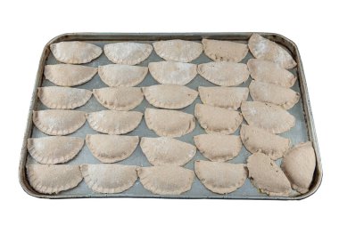 Karabuğday unundan yapılmış pırasa hamur işi. Ev yapımı lezzetli el turtaları. Özel sebze dolgulu hamur işi.