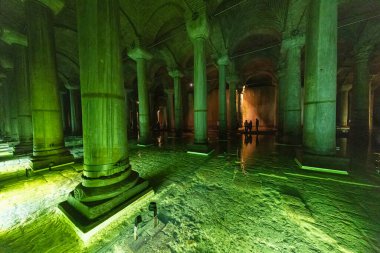 Türkiye; İstanbul; 21 Mart; Basilica Sarnıcı - İmparator Justinianus 'un altıncı yüzyılda İstanbul, Türkiye' de inşa ettiği yeraltı su deposu. Bazilika Sarnıcı, (Yerebatan), İstanbul, Türkiye.