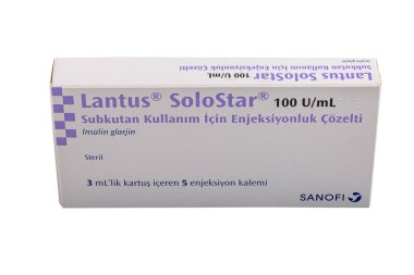 İstanbul Türkiye 27 Nisan 2024; LANTUS SOLOSTAR 100 U ml enjektör kalem 3 ml kartuş içerir. Uzun süre etkili olan insülin parıltısını içeren ilaçlar. Sanofi tarafından üretilen insülin..