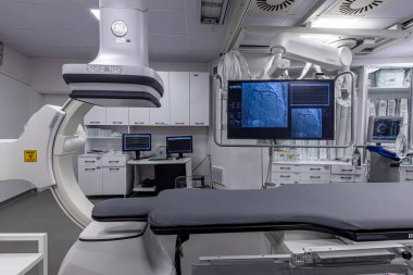 Denizli Türkiye 29 Şubat 2024, Kalp Operasyon Odası. Karmaşık kalp ameliyatı, kardiyovasküler ameliyat, modern tıp. Röntgen. Gelişmiş teknoloji, yüksek teknolojili ameliyat odası..