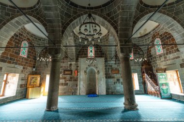 Bitlis Adilcevaz Turkey 9 Kasım 2023; Türkiye 'nin Adilcevaz şehrinde yer alan Tugrul Bey Camii 16. yüzyılda inşa edildi. Tugrul Bey Camii, Bitlis 'in Zal Paşa Camii olarak da bilinir..