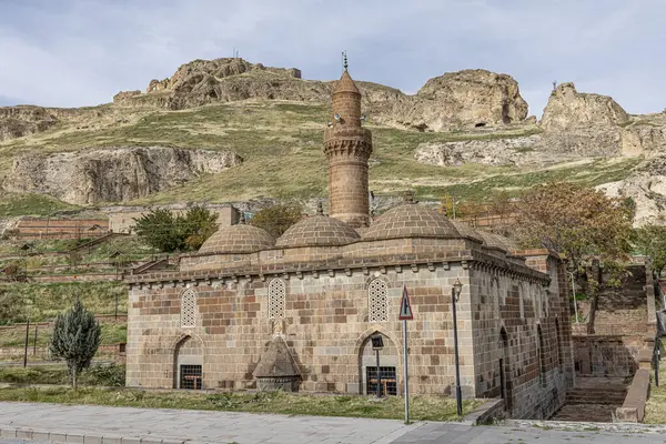 stock image Located in Adilcevaz, Turkey, Tugrul Bey Mosque was built in the 16th century. Tugrul Bey Mosque is also known as Zal Pasha Mosque. Adilcevaz , Bitlis, Turkey.