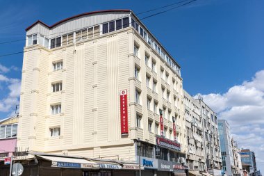 Türkiye, Adana, 21 Nisan, dergi binası Alparslan Kuytul Hoca ve Furkan Hareketi gönüllülerinin çabalarıyla açıldı. Furkan Nesli Dergisi Genel Merkezi Adana Türkiye.