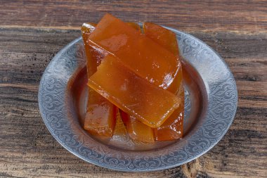 Geleneksel Türk Balkabağı Tatlısı (kabak tatlisi). Hatay 'dan Türk Çıtır Kabak Tatlısı, Ceviz Tozu ile Kirecte Kabak Tatlisi.