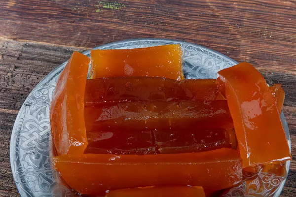 Geleneksel Türk Balkabağı Tatlısı (kabak tatlisi). Hatay 'dan Türk Çıtır Kabak Tatlısı, Ceviz Tozu ile Kirecte Kabak Tatlisi.