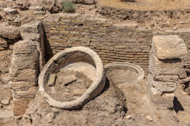 Harran 'daki Ulu Cami harabeleri. Bu mimari anıt Anadolu 'daki en eski camidir ve 8. yüzyılda inşa edilmiştir. Antik Harran kentinin kalıntıları, Şanlıurfa, Türkiye.