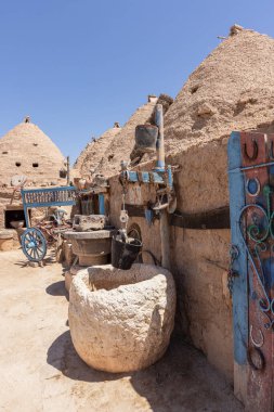 Anadolu 'nun en eski camisi olan Ulu Cami' nin kalıntıları, 8. yüzyılda inşa edildi. Harran, Türkiye 'nin güneydoğu bölgesindeki Sanliurfa yakınlarında ilginç bir turizm beldesi..