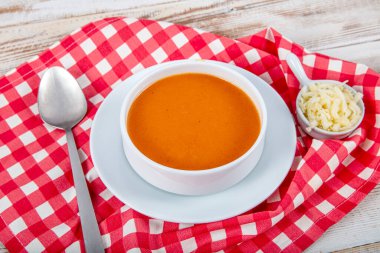 Türk mutfağı domates çorbası. Lezzetli görünen domates çorbası. Türkçe adı: Domates corbasi