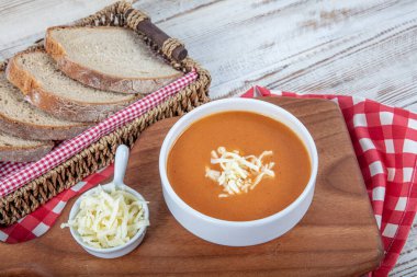 Türk mutfağı domates çorbası. Lezzetli görünen domates çorbası. Türkçe adı: Domates corbasi