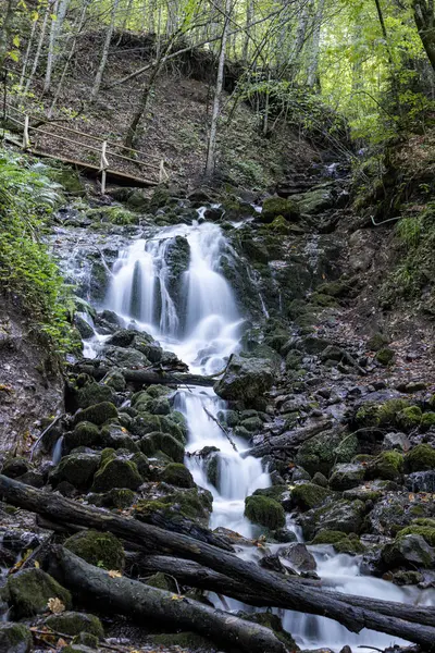 stock image Landscape photograph of long exposure yedigoller waterfalls. Waterfall with autumn leaves taken with long exposure to smooth and soften water Yedigoller, Bolu, Turkey.