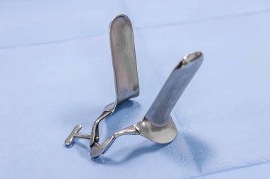 Jinekolojik muayene için spekulum. Cusco Vajinal Spekulum Hastanesi Cerrahi Aletleri.