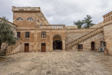 Türkiye 'nin Hah, Mardin ilçesi olarak da bilinen Anitli köyündeki Kutsal Meryem' e adanmış Suriye Ortodoks Kilisesi. Tarihi Mardin Midyat Meryem Kilisesi.