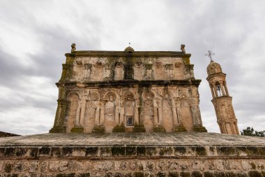 Türkiye 'nin Hah, Mardin ilçesi olarak da bilinen Anitli köyündeki Kutsal Meryem' e adanmış Suriye Ortodoks Kilisesi. Tarihi Mardin Midyat Meryem Kilisesi.