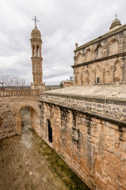 Türkiye 'nin Hah, Mardin ilçesi olarak da bilinen Anitli köyündeki Kutsal Meryem' e adanmış Suriye Ortodoks Kilisesi. Tarihi Mardin Midyat Meryem Kilisesi.