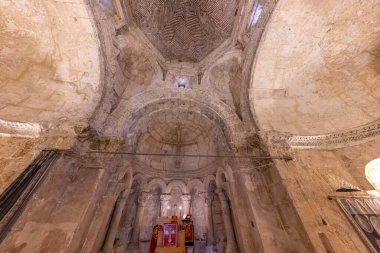 Mardin, Türkiye, 10 Ocak 2024; Hah, Mardin olarak da bilinen Anitli köyündeki Suriye Ortodoks Kilisesi. Tarihsel Mardin bakir Meryem Kilisesi.