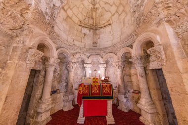 Mardin, Türkiye, 10 Ocak 2024; Hah, Mardin olarak da bilinen Anitli köyündeki Suriye Ortodoks Kilisesi. Tarihsel Mardin bakir Meryem Kilisesi.