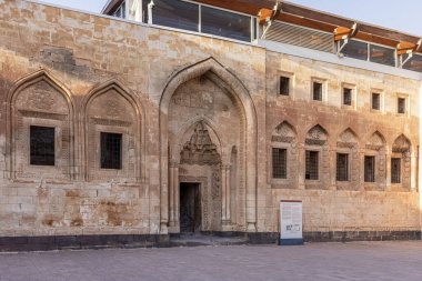 Agri, Türkiye, 5 Temmuz 2024; Ishak Paşa Sarayı (Türkçe: Ishak Paşa Sarayi), Agri 'nin Dogubayazit ilçesinde yer alır. Dogubayazit, Tarım, Türkiye. İç görünüm.