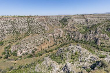 Ulubey Kanyonu, Türkiye 'nin Ulubey ve Karahalli kentlerinde bir doğa parkıdır. Park birçok hayvan ve bitki türü için uygun yaşam alanı sunmakta ve eko-turizm merkezi olarak geliştirilmektedir..