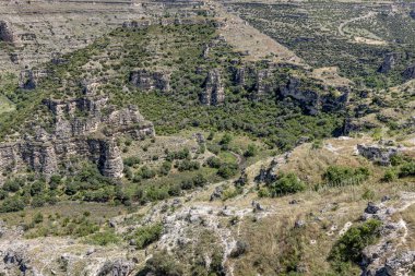 Ulubey Kanyonu, Türkiye 'nin Ulubey ve Karahalli kentlerinde bir doğa parkıdır. Park birçok hayvan ve bitki türü için uygun yaşam alanı sunmakta ve eko-turizm merkezi olarak geliştirilmektedir..