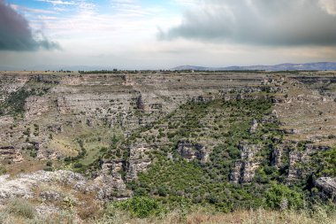 Ulubey Kanyonu, Türkiye 'nin Ulubey ve Karahalli kentlerinde bir doğa parkıdır. Park birçok hayvan ve bitki türü için uygun yaşam alanı sunmakta ve eko-turizm merkezi olarak geliştirilmektedir..
