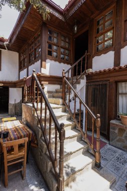 Kula, Manisa, Türkiye 3 Temmuz 2023; Zeytinli Konak, Kula evleri, 18. yüzyıl Osmanlı İmparatorluğu döneminde neredeyse her bölgede karşılaştığımız, TURKISH Hanedanlığı adı verilen ahşap evler..