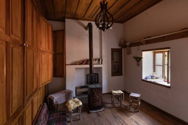 Kula, Manisa, Türkiye 3 Temmuz 2023; Zeytinli Konak, Kula evleri, 18. yüzyıl Osmanlı İmparatorluğu döneminde neredeyse her bölgede karşılaştığımız, TURKISH Hanedanlığı adı verilen ahşap evler..