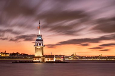 Ortaçağ Bizans döneminden bu yana, Mavi Saatteki Bakire Kulesi, Türkiye 'nin İstanbul kentindeki İstanbul Boğazı' nın güney girişinde yer alan küçük bir adada bulunan bir kuledir..