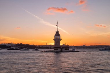 Bakire Kulesi uzun süre korunuyor. Harika bir manzara. İstanbul, Türkiye. Türkçe adı: Kiz Kulesi.