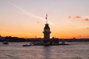 Bakire Kulesi uzun süre korunuyor. Harika bir manzara. İstanbul, Türkiye. Türkçe adı: Kiz Kulesi.