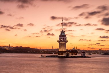 Bakire Kulesi uzun süre korunuyor. Harika bir manzara. İstanbul, Türkiye. Türkçe adı: Kiz Kulesi.