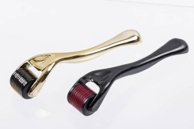 Derma roller için tıbbi mikro terapi iğneleme yöntemlerinin etkinliğinin karşılaştırılması. Aracı olarak da bilinir: Dermaroller, mesoroller, Mezo-silindir, mesopen.