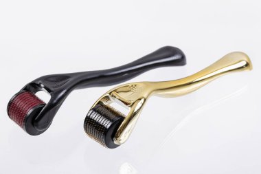 Derma roller için tıbbi mikro terapi iğneleme yöntemlerinin etkinliğinin karşılaştırılması. Aracı olarak da bilinir: Dermaroller, mesoroller, Mezo-silindir, mesopen.