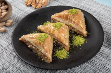 Geleneksel Türk Tatlısı Pistachio Baklava (Fistikli Baklava) Geleneksel Orta Doğu Tatları. Geleneksel Türk baklavası. yerel adı fistikli baklava.
