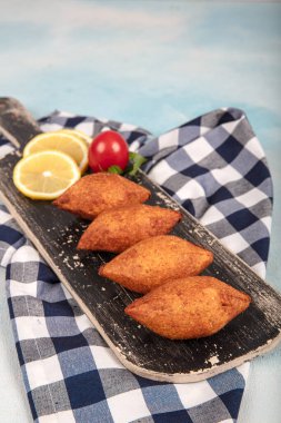 Kibbeh, Ortadoğu mutfağında popüler bir Türk yemeğidir. Türk Ramazanı Gıda icli kofte köfte falafel.